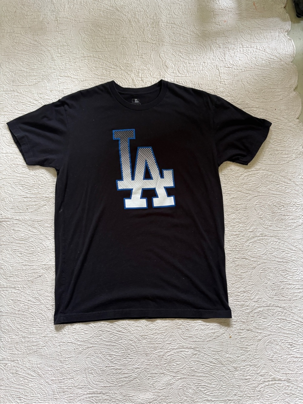 Men’s Los Angeles LA Dodgers Logo Black Graphic Tee - size Large